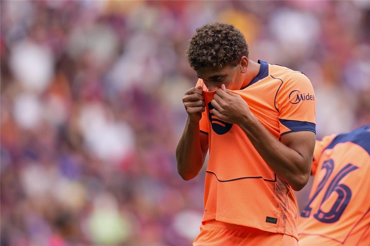 قائمة برشلونة لمباراة رايو فاليكانو في الدوري الإسباني.. موقف حمزة عبد الكريم