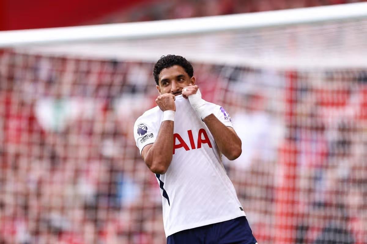 فيديو | ماذا قدم عمر مرموش في مباراة توتنهام ونوتينجهام فورست بـ الدوري الإنجليزي؟