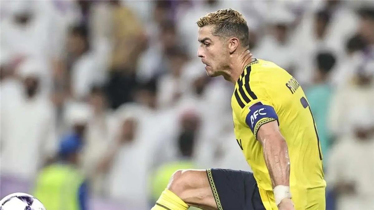 صحفي سعودي يفجر مفاجأة بشأن مستقبل رونالدو بعد رباعية العين في دوري أبطال آسيا