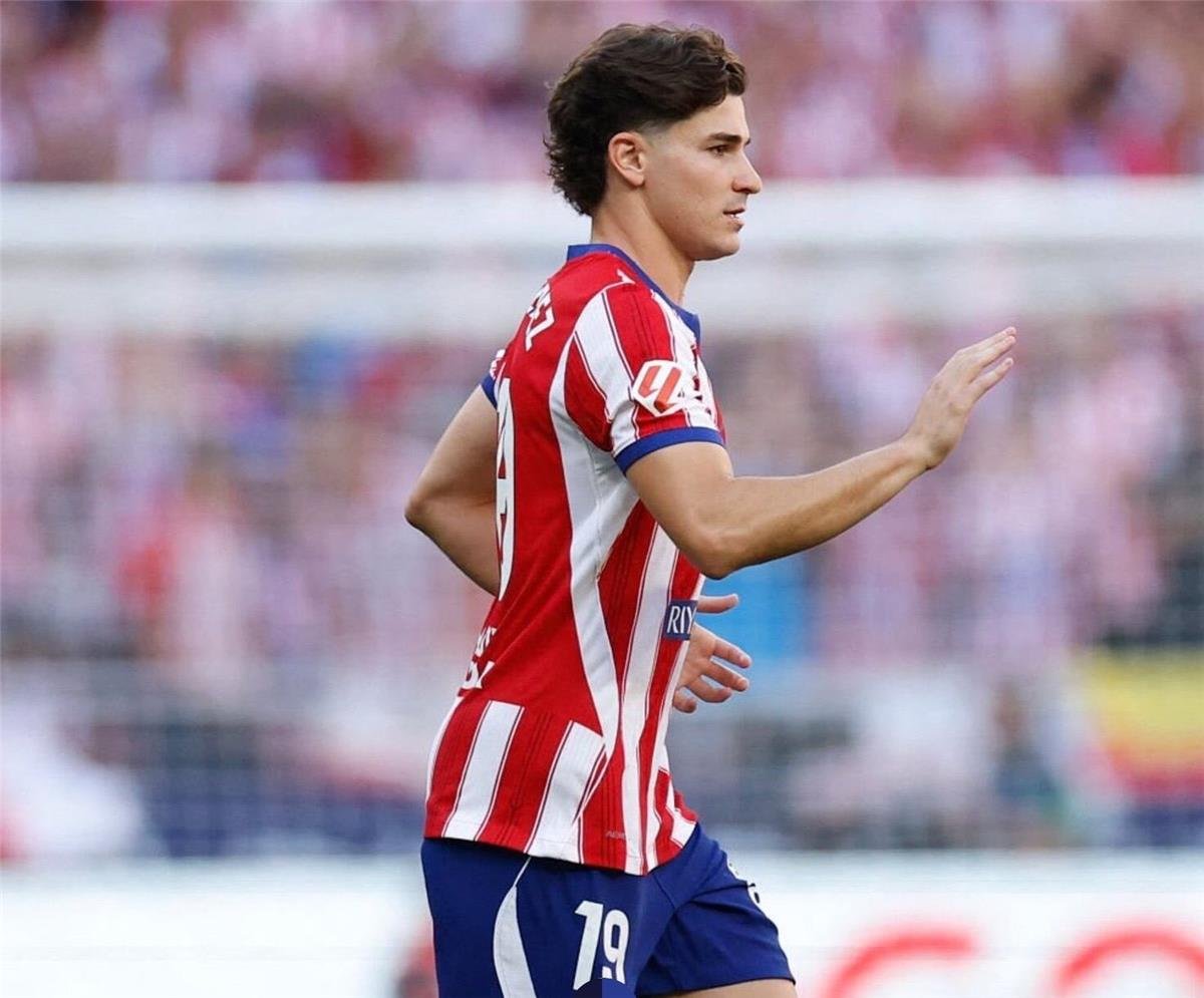 فيديو | ألفاريز يوجه صدمة قوية لجماهير برشلونة بعد انتهاء ديربي مدريد