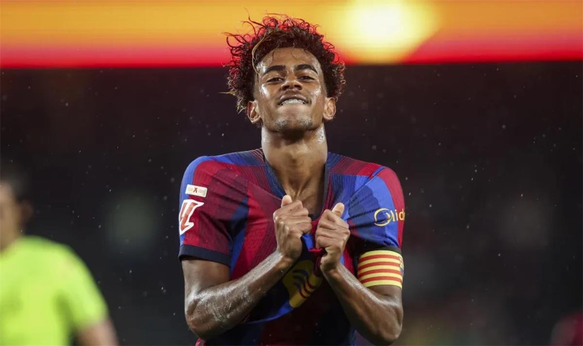 يامال: حان دورنا لرفع كأس دوري أبطال أوروبا.. وإذا لم أفز بالكرة الذهبية سأتوج بها 5 مرات أخرى