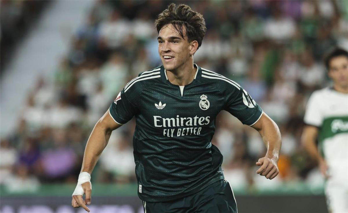 أمنحه الكرة الذهبية.. إسبي يكشف عن مرشحه للبالون دور وكواليس التكتم على انتقاله لـ ريال مدريد