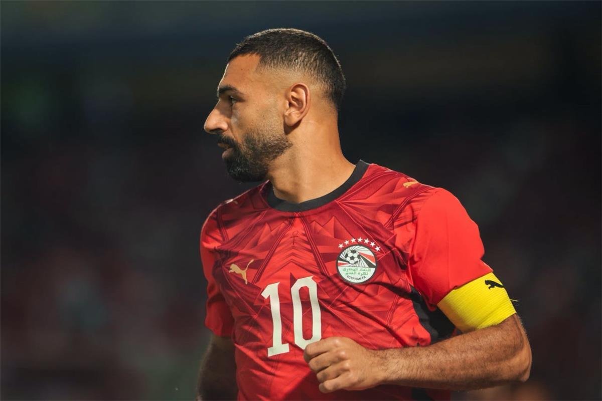صحيفة تركية تسلط الضوء على تصريحات رضا عبد العال بشأن محمد صلاح