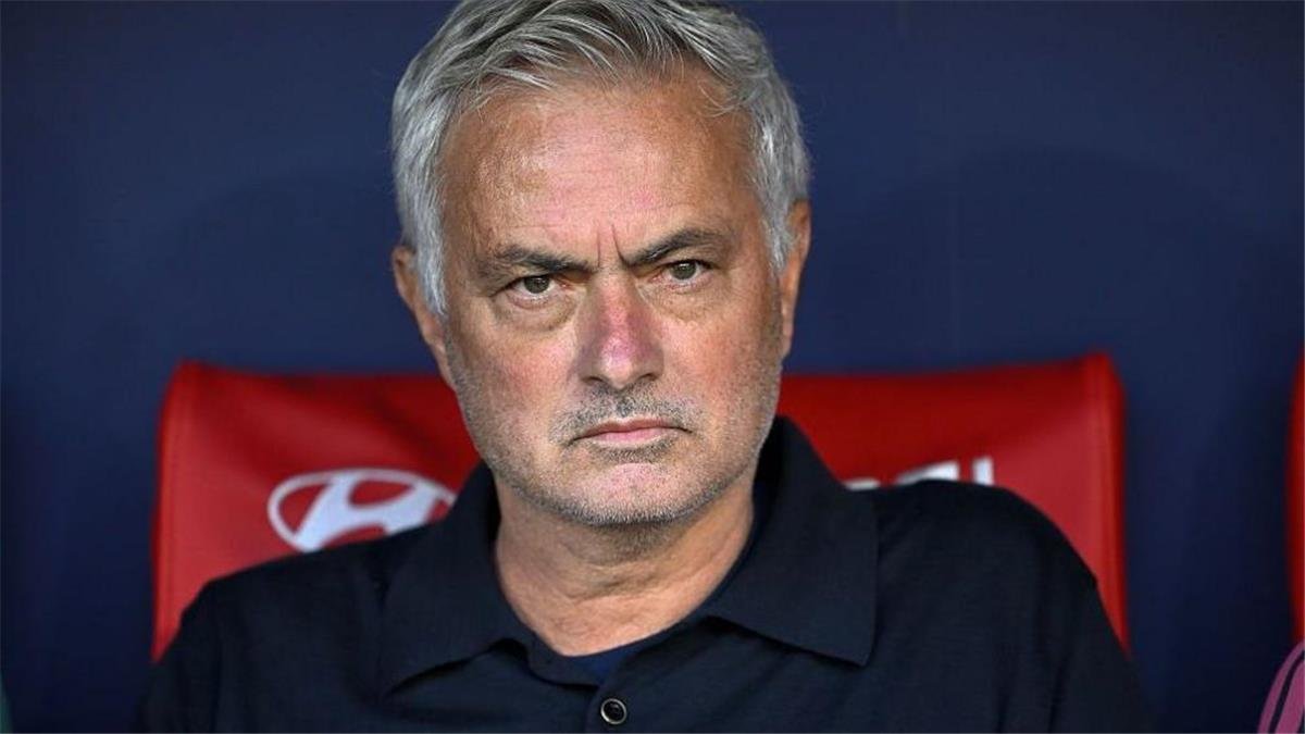 آس: مورينيو ضحى بتدريب البرتغال من أجل ريال مدريد