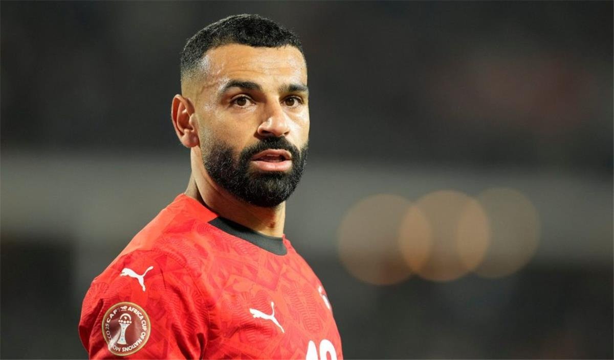 خاص | تفاصيل جديدة بشأن مغادرة محمد صلاح معسكر منتخب مصر