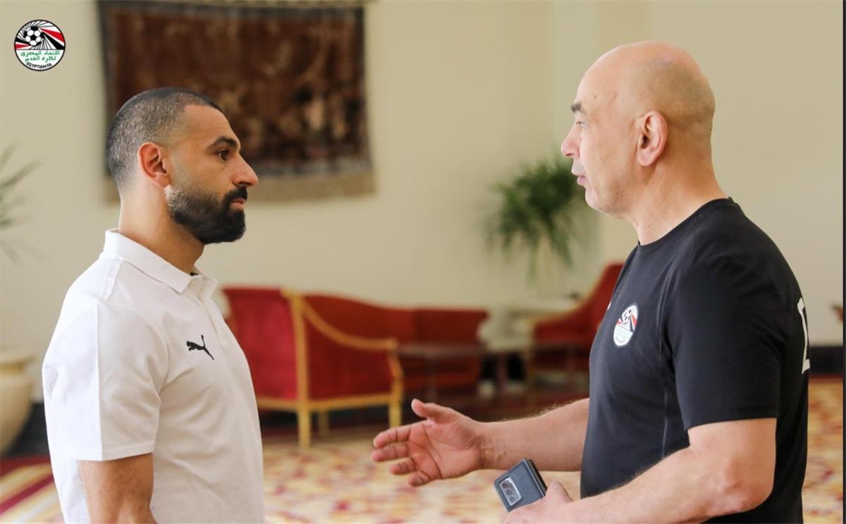 الملاريا وليل.. شوبير يكشف الأسباب الحقيقية وراء مغادرة محمد صلاح معسكر منتخب مصر