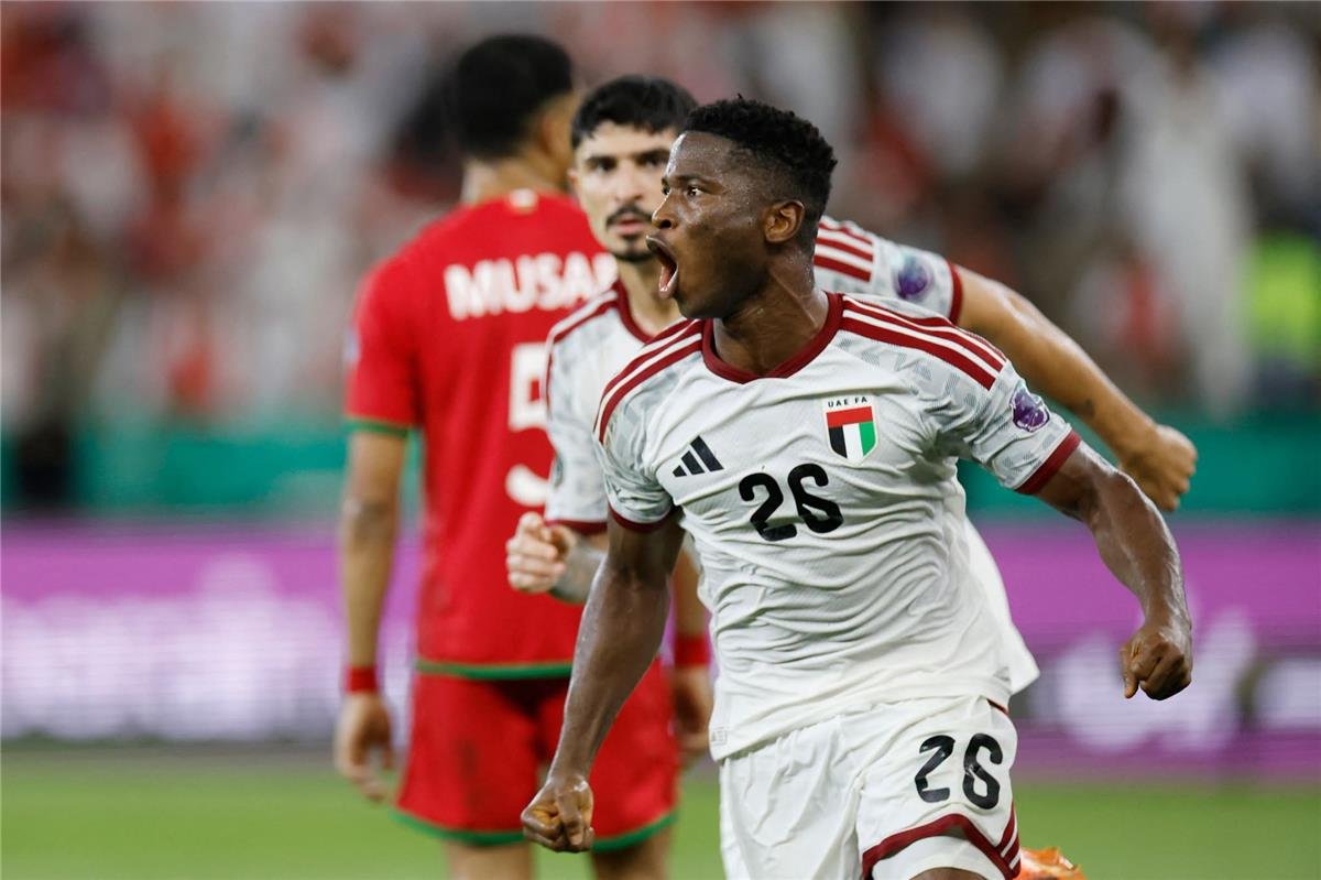 فيديو | الإمارات تهزم عمان وتضرب موعدًا مع السعودية في نهائي كأس الخليج خليجي 27