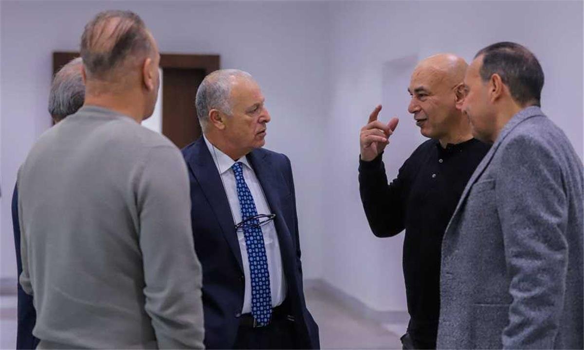 كواليس الساعات الحاسمة.. ماذا يحدث بين هاني أبو ريدة وحسام حسن؟