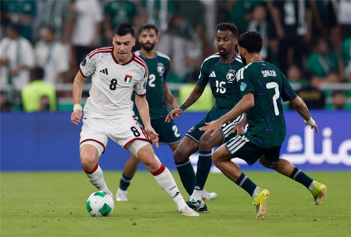 فيديو | للمرة الرابعة.. منتخب السعودية يهزم الإمارات بثنائية ويتوج بطلا لـ كأس الخليج خليجي 27