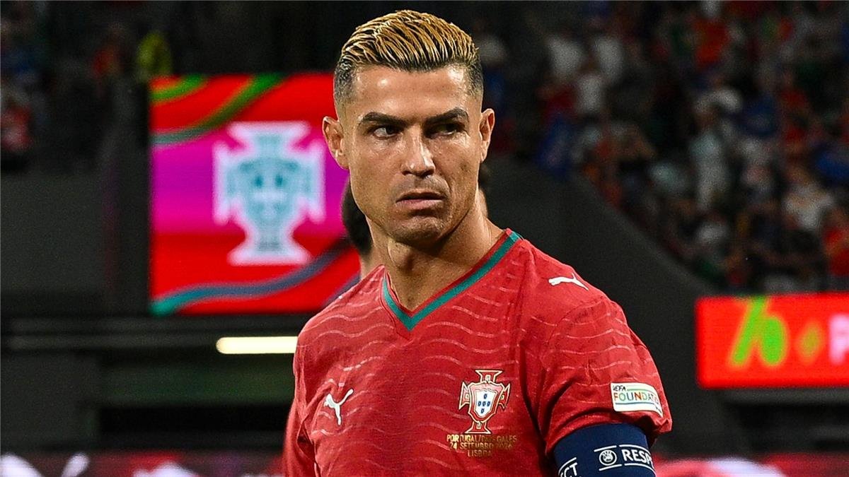 رئيس الاتحاد البرتغالي يلمح إلى موعد عودة رونالدو لمعسكر المنتخب