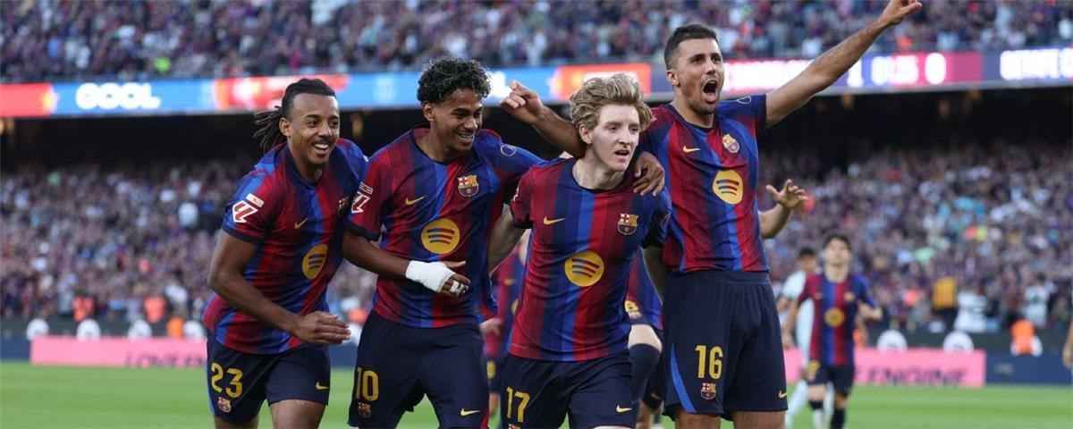 حكم مباراة برشلونة وجالطة سراي في دوري أبطال أوروبا
