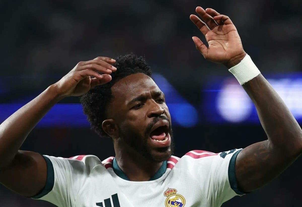 موندو ديبورتيفو: ريال مدريد يصدق فينيسيوس بعد طرده أمام فياريال.. واستياء كبير