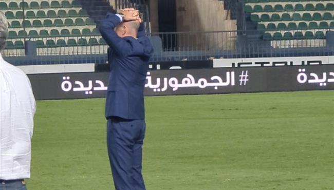 حسرة وصدمة من توروب بعد اهدار لاعبي الاهلي الفرص امام بتروجيت