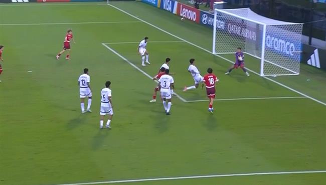 تصدي عمر عبد العزيز يحرم سويسرا من تسجيل هدف امام مصر