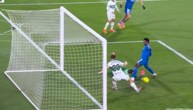 هدف ريال مدريد الثاني المثير للجدل في مرمي التشي بالدوري الاسباني