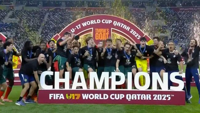 مراسم تتويج البرتغال بطلاً لكأس العالم تحت 17 عام