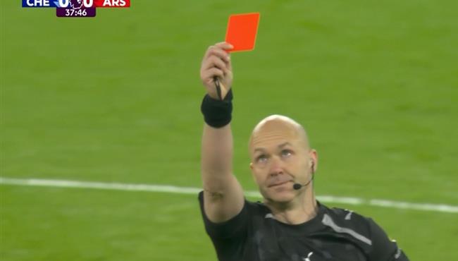 طرد كايسيدو في مباراة ارسنال وتشيلسي بالدوري الانجليزي