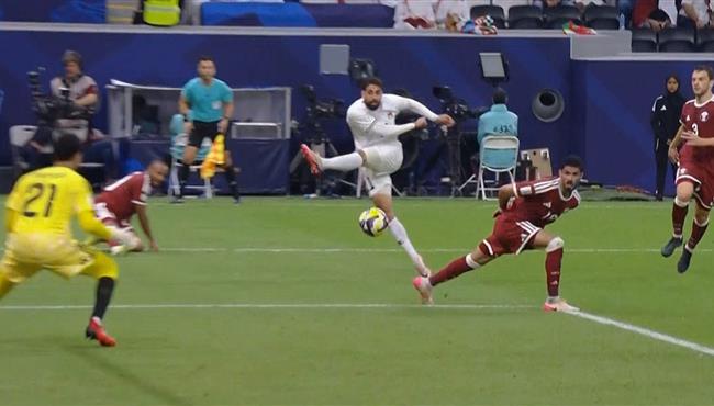 عدي الدباغ كاد ان يسجل هدف في مباراة فلسطين وقطر بكأس العرب