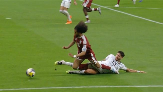 هل حرم الحكم اكريم عفيف من ركلة جزاء امام فلسطين بكأس العرب ؟!