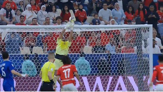 غنام محمد كاد ان يسجل هدف رائع امام الكويت بكاس العرب