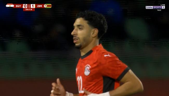 تصدي حارس مرمي زيمبابوي يحرم عمر مرموش من تسجيل هدف بكأس أمم أفريقيا