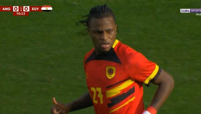 بصناعة شيكو بانزا اول فرصة خطيرة من انجولا علي مرمي مصر