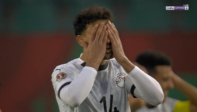 حمدي فتحي كاد ان يسجل هدف صاروخي قاتل لـ مصر امام انجولا