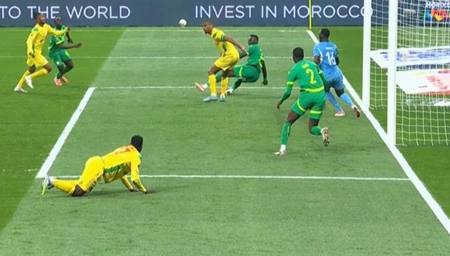 ميندي يتصدي لانفراد امام بنين بكأس امم افريقيا