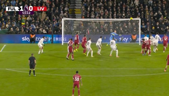 العارضة تحرم ليفربول من هدف التعادل امام فولهام بالدوري الانجليزي