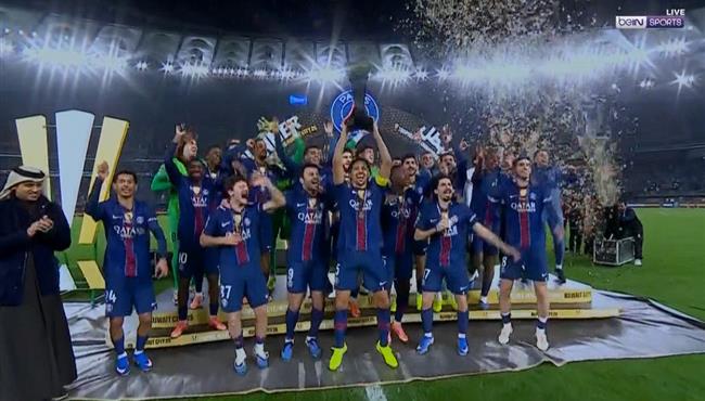 مراسم تتويج باريس سان جيرمان بطلا لكأس السوبر الفرنسي