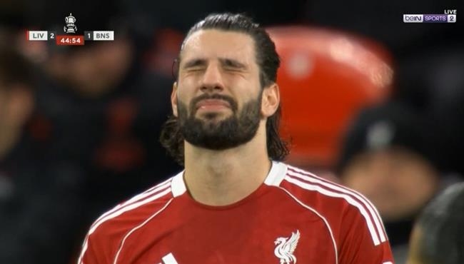 هدف بارنسلي في مرمي ليفربول بعد خطأ فادح من سوبوسلاي