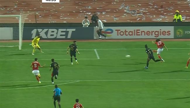 مروان عثمان كاد ان يسجل هدف للأهلي امام الجيش الملكي