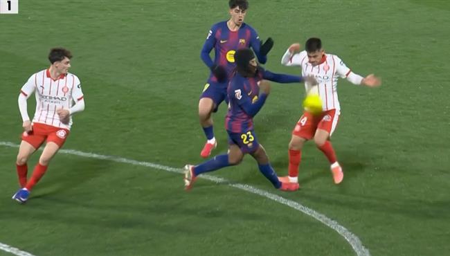 هدف جيرونا الثاني في مرمي برشلونة بالدوري الاسباني