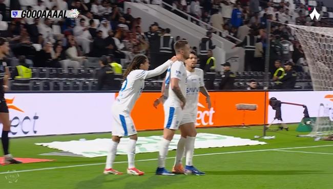 علي البليهي يسجل هدف بالخطأ في مرماه امام الهلال بالدوري السعودي