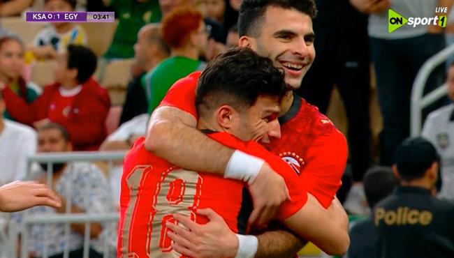هدف مصر الاول الرائع في مرمي السعودية .. اسلام عيسي