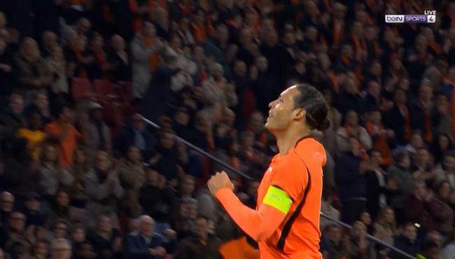 هف فان دايك في مرمي هولندا .. مباراة ودية