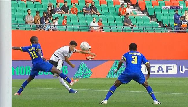 لاعب مصر كاد ان يسجل هدف رائع في مرمي تنزانيا بنصف نهائي كأس امم افريقيا  تخت 17 عام