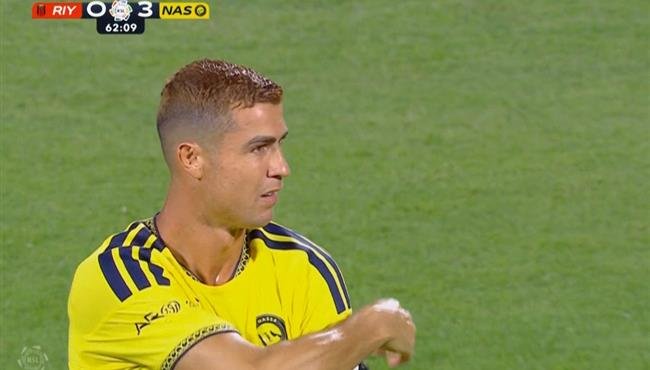 لحظة مشاركة رونالدو في مباراة النصر والرياض بالدوري السعودي