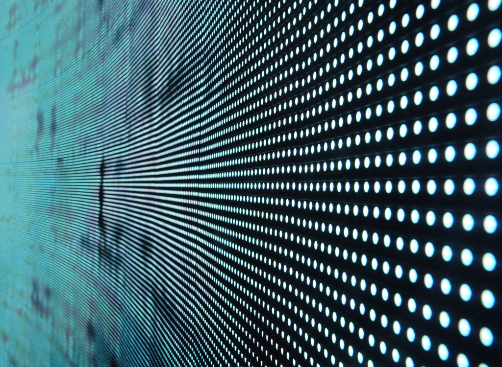 شاشة كمبيوتر تعرض برامج الذكاء الاصطناعي المجانية للعمل والدراسة