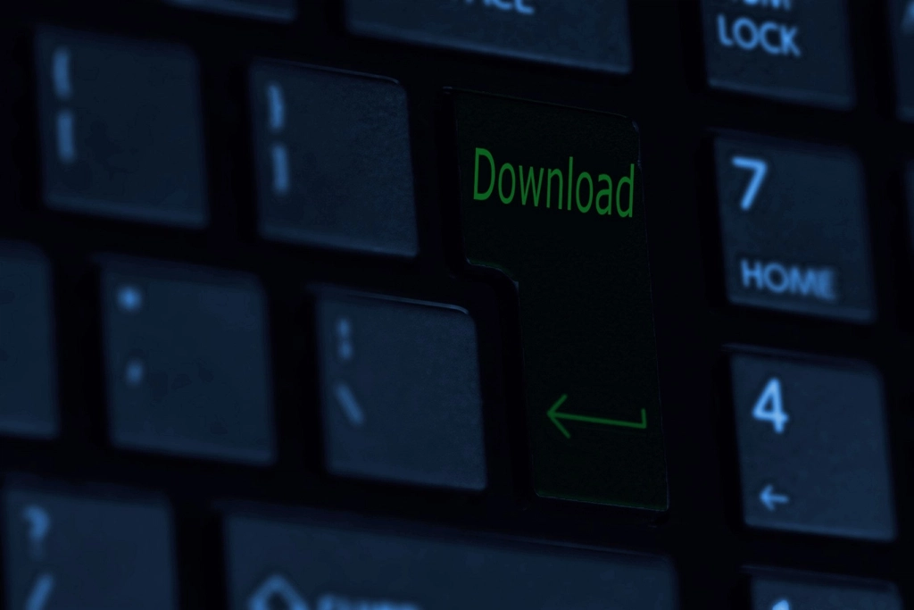 شاشة كمبيوتر توضح تحميل البرامج