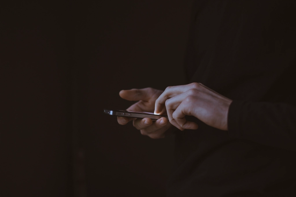 مقارنة بين أنظمة تشغيل الهواتف الذكية