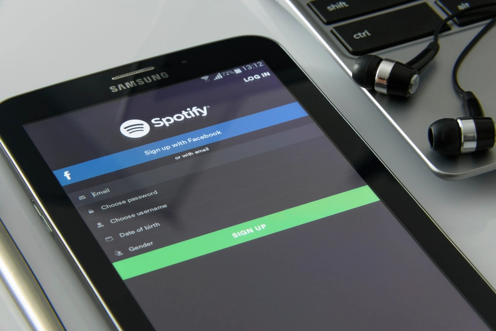 Samsung Galaxy Tab on a desk