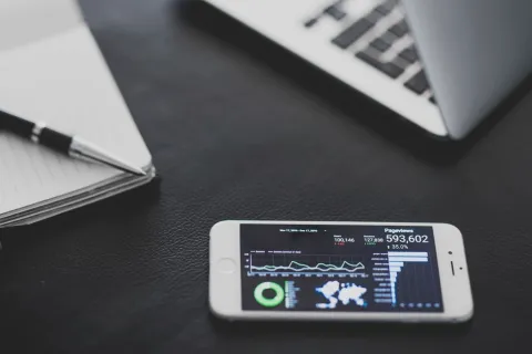 عملية نقل بيانات الواتساب بين هاتفين ذكيين