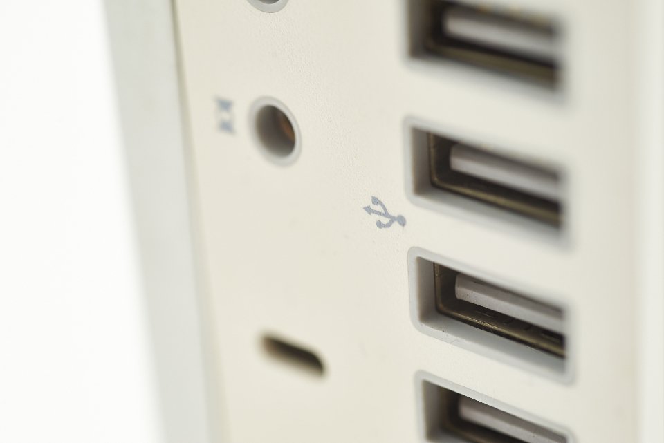 توصيل فلاشة USB بجهاز الكمبيوتر