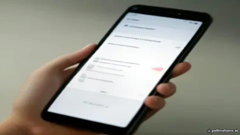 هاتف ذكي يعرض تطبيق مراسلة
